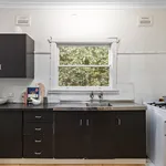 Rent 3 bedroom house in Dundas