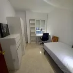 Rent 4 bedroom apartment of 100 m² in Málaga (El Ejido-La Merced-La Victoria)