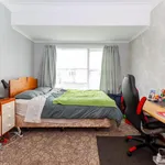 Rent 4 bedroom house in Central