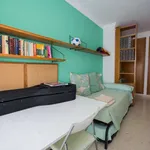 Rent a room of 140 m² in valencia