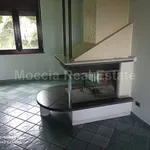 Rent 5 bedroom house of 320 m² in Caserta