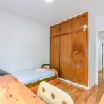 Rent 5 bedroom apartment of 107 m² in Madrid