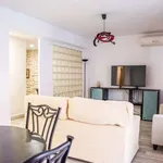 Rent a room of 140 m² in valencia