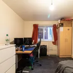 Rent 3 bedroom flat in Hyde Park