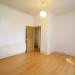 Rent 2 bedroom flat in London