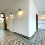 Maison de 500 m² avec 3 chambre(s) en location à Rhode-Saint-Genèse