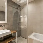 Pronajměte si 3 ložnic/e byt o rozloze 95 m² v Prague