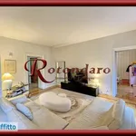 Rent 4 bedroom apartment of 150 m² in Milan