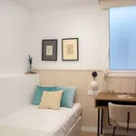 Rent a room of 188 m² in barcelona