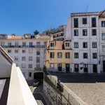 Rent 3 bedroom apartment of 1292 m² in Lisbon