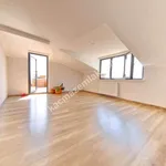 Rent 4 bedroom apartment of 130 m² in İstanbul