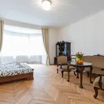 Pronajměte si 3 ložnic/e byt o rozloze 113 m² v Prague