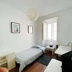 Rent a room of 170 m² in lisbon