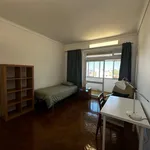 Rent 3 bedroom apartment in Lisbon