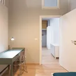 Rent 2 bedroom apartment of 70 m² in milan