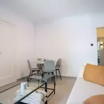 Rent 4 bedroom apartment in Barcelona