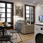 Rent 4 bedroom apartment of 50 m² in Barcelona