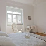 Rent 6 bedroom apartment in lisbon