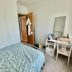 Rent 2 bedroom flat in Leeds