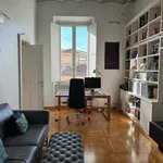 Rent 4 bedroom apartment of 200 m² in Roma