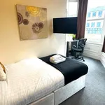 Rent 6 bedroom house in North East England