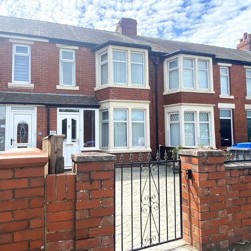 References Pending 3 Bed Mid Terraced House 243 Highfield Road £795 pcm Marton Fold