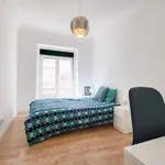 Rent 2 bedroom apartment of 97 m² in lisbon