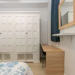 Rent a room of 100 m² in valencia