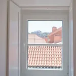 Rent 1 bedroom apartment of 55 m² in lisbon