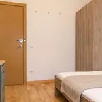 Rent a room of 160 m² in madrid