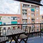 Rent a room of 60 m² in valencia