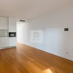 Rent 1 bedroom apartment of 49 m² in Porto