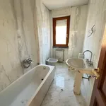 Affitto 3 camera appartamento di 76 m² in Carrara