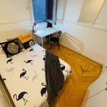 Rent a room of 220 m² in Madrid