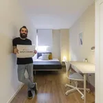 Rent a room of 100 m² in madrid