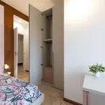 Rent a room of 130 m² in milan