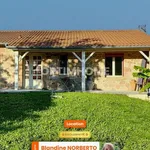 Rent 5 bedroom house of 140 m² in Billom