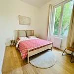 Appartement de 410 m² avec 2 chambre(s) en location à Paris