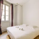 Appartement de 947 m² avec 2 chambre(s) en location à Paris