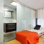 Rent 3 bedroom apartment of 80 m² in barcelona