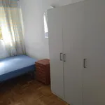 Rent a room in Madrid']