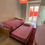 Rent a room of 85 m² in lisbon