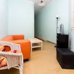 Rent a room of 150 m² in madrid