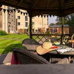 Rent 2 bedroom apartment in Yorkshire And The Humber