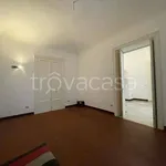 Affitto 4 camera appartamento di 130 m² in Palermo