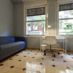 Rent a room of 175 m² in Valencia