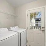 Rent 3 bedroom house in North Hollywood