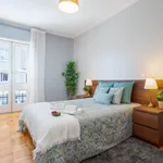 Rent 2 bedroom apartment in Porto