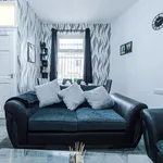 Rent 2 bedroom flat in Bradford