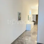 Affitto 5 camera appartamento di 137 m² in Firenze